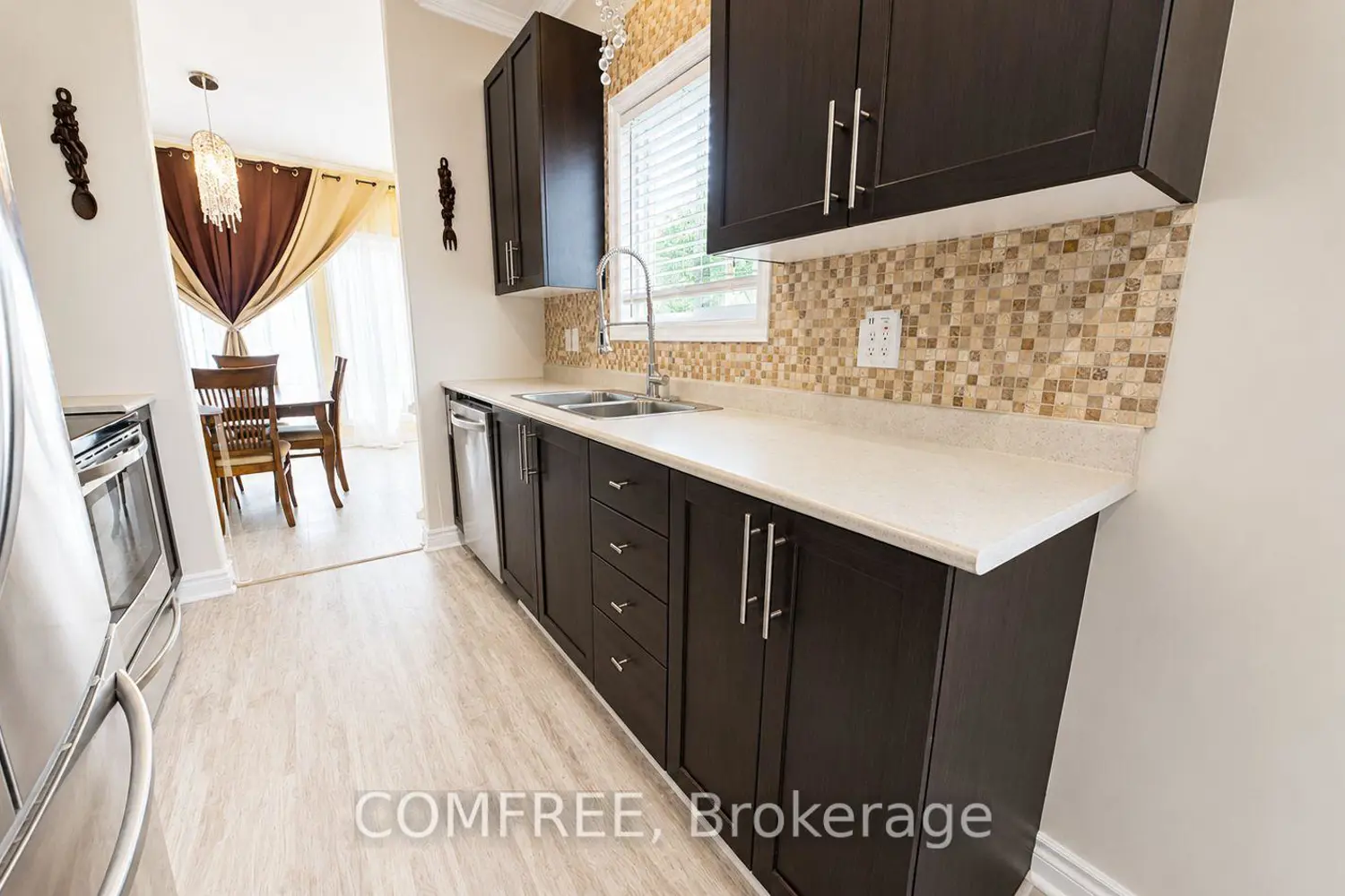 459 Moffatt Street photo 5