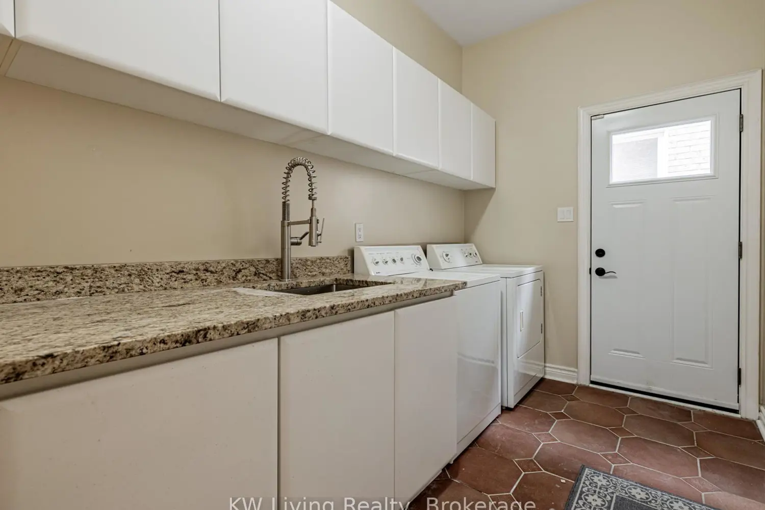 959 Lockwood Circle photo 2