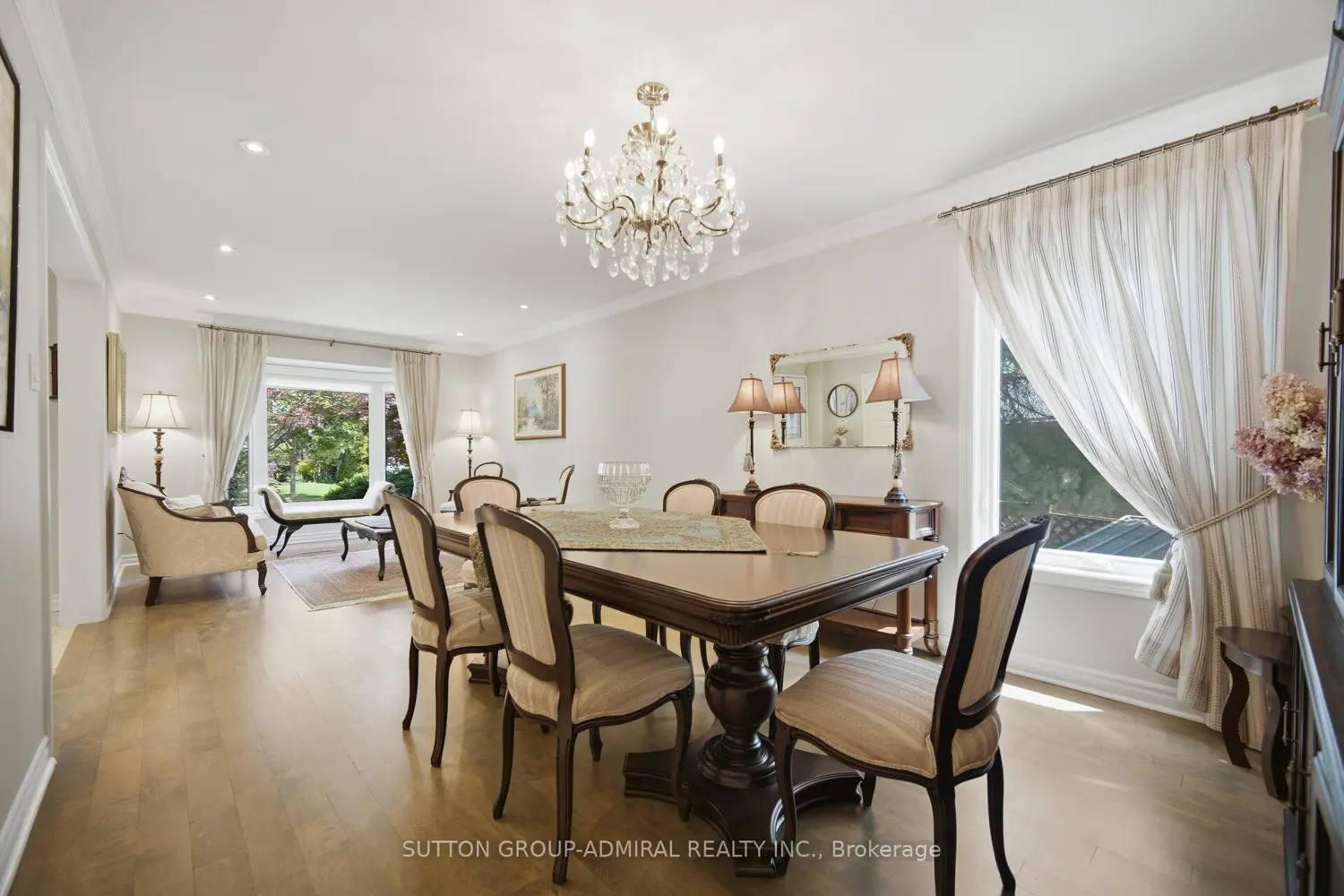 70 Topham Crescent photo 4