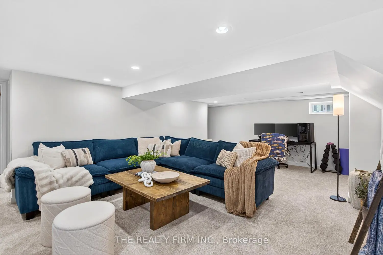 452 Merlin Street photo 5