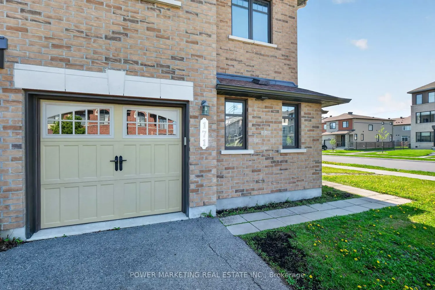 171 Lerta Way photo 2