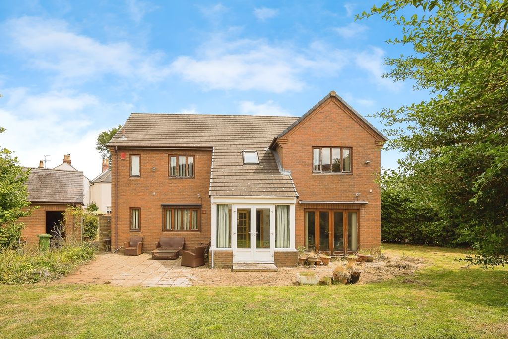 4 bed detached house for saleSpringfield Court, Gresford, Wrexham LL12