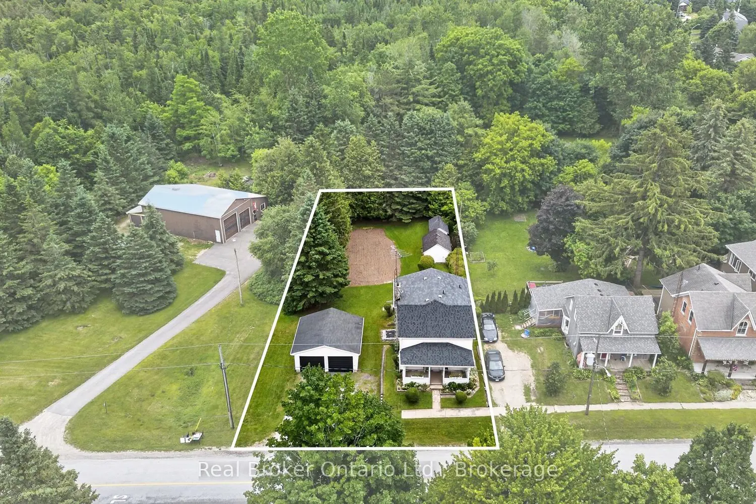 9033 Erin Garafraxa Townline photo 2