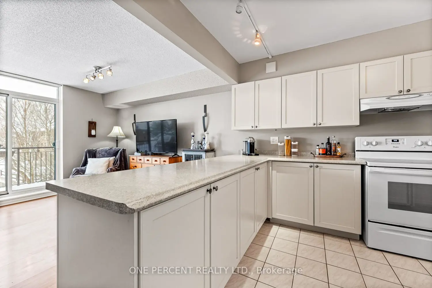16 Fourth Street 25 photo 5