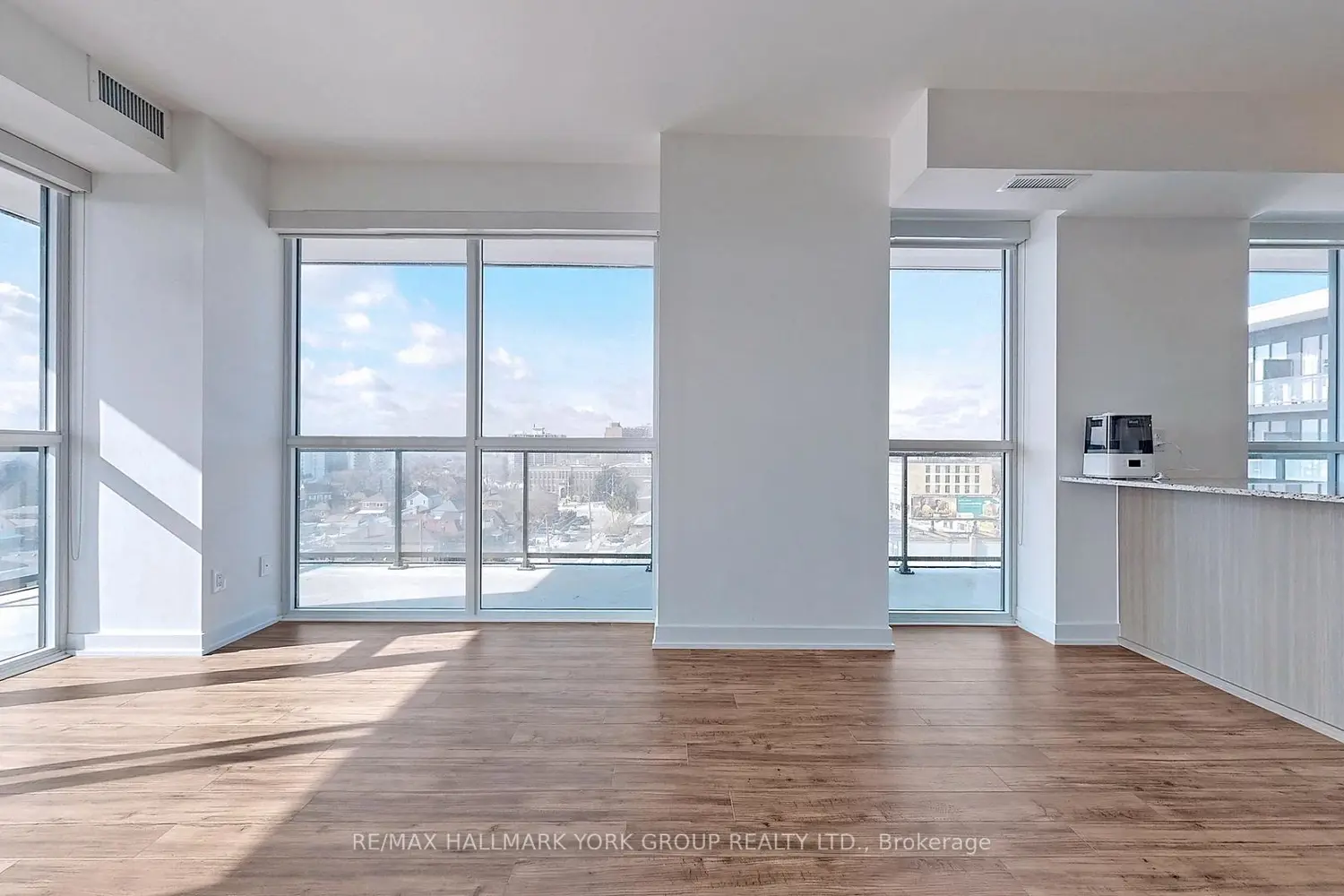 1603 Eglinton Avenue 705 photo 4