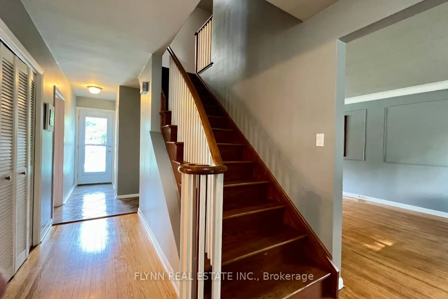 3020 Saint George Avenue photo 3