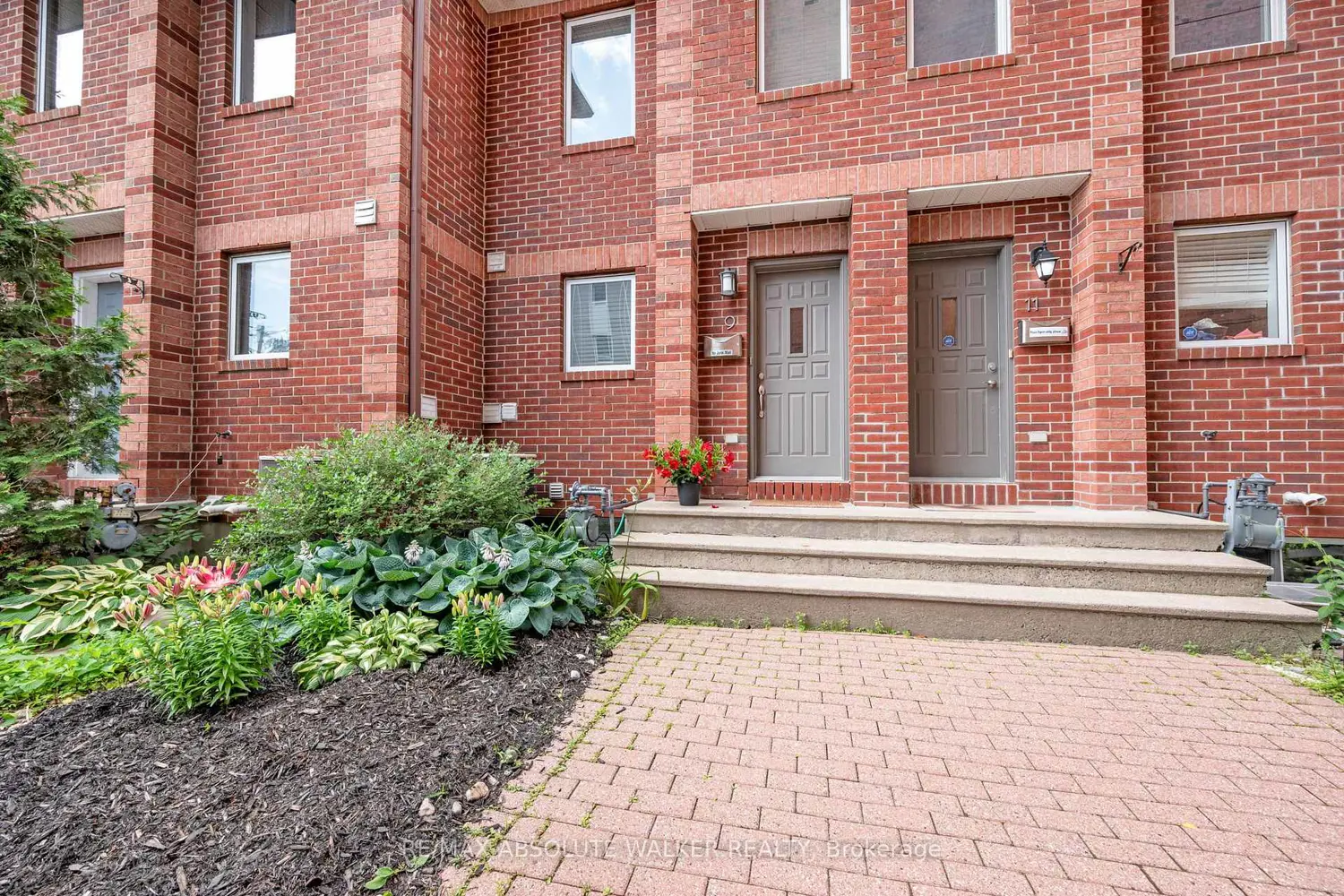 395 Bell Street 9 photo 2