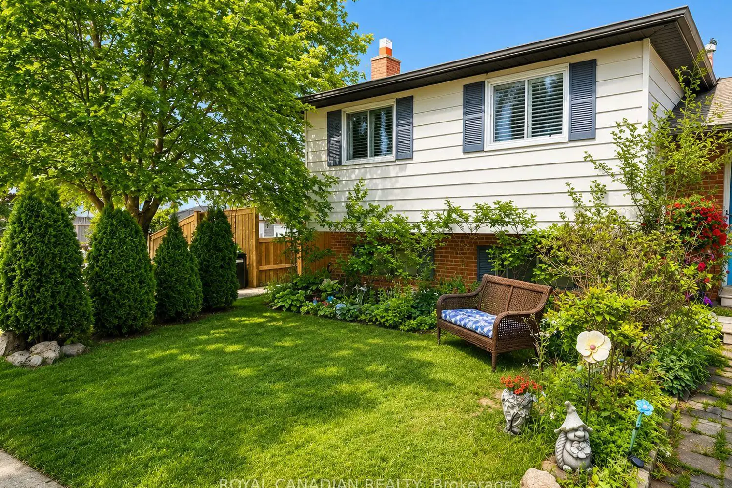 36 Maplegrove Avenue photo 2