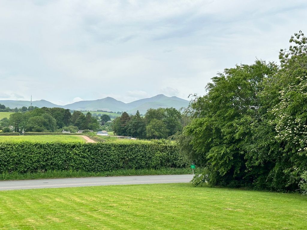 2 bed flat for saleHay Road, Brecon LD3 photo 5
