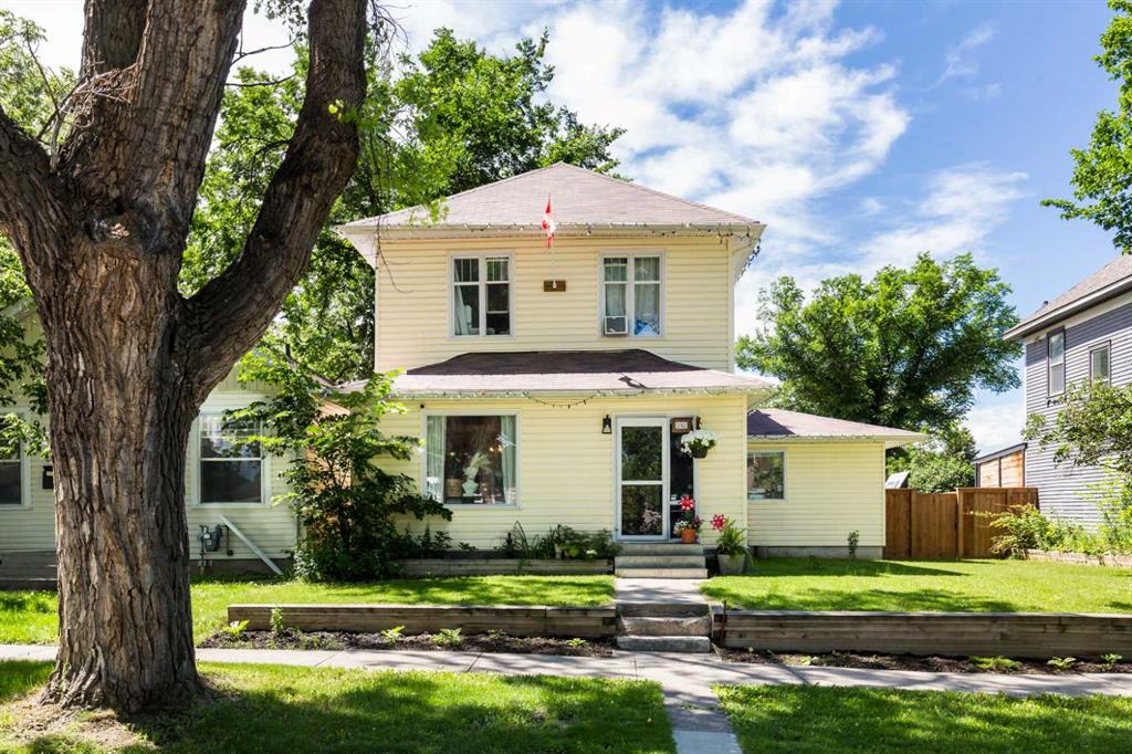 910 8 Street S, Lethbridge, AB, T1J2K8