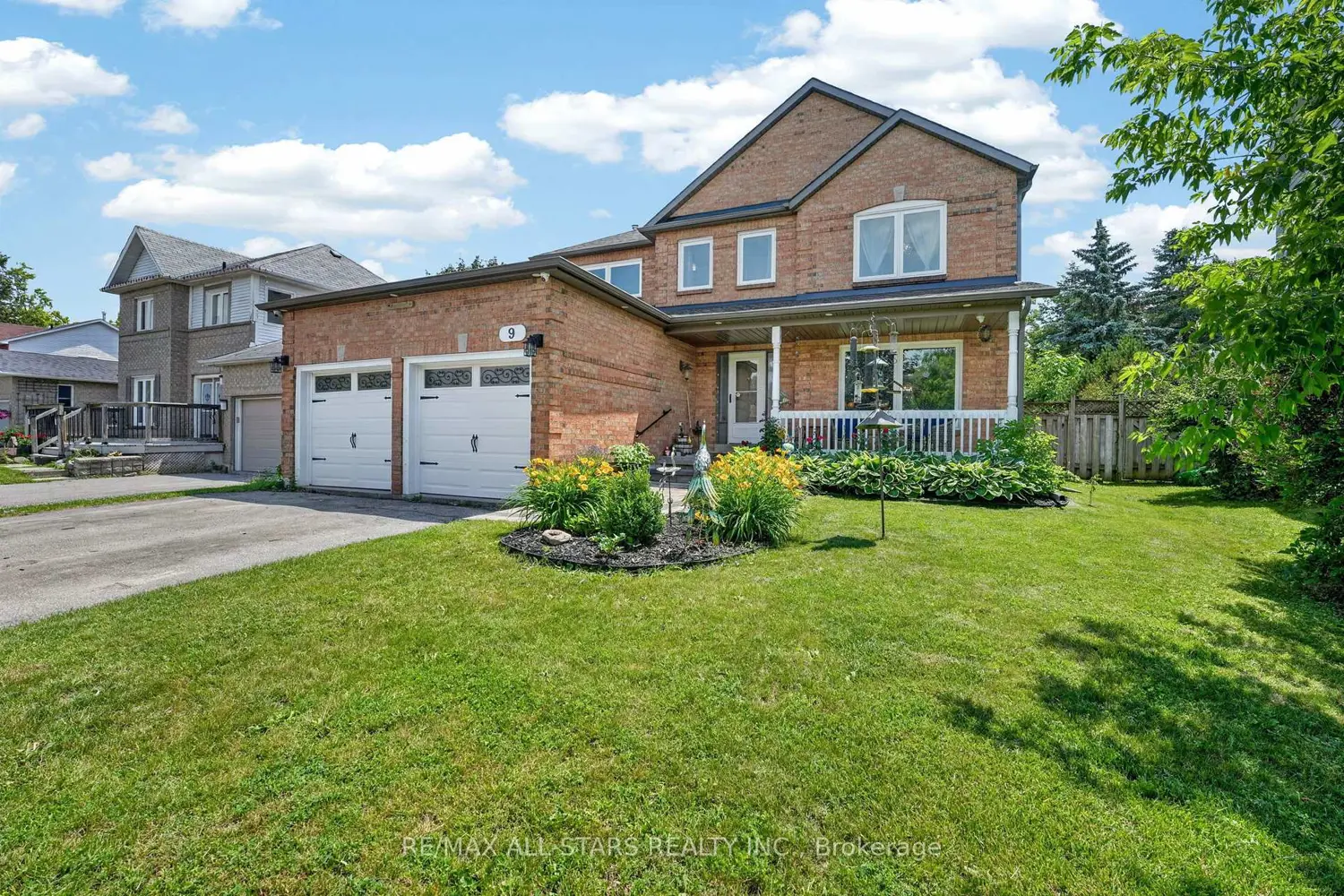 9 Fontaine Drive photo 2