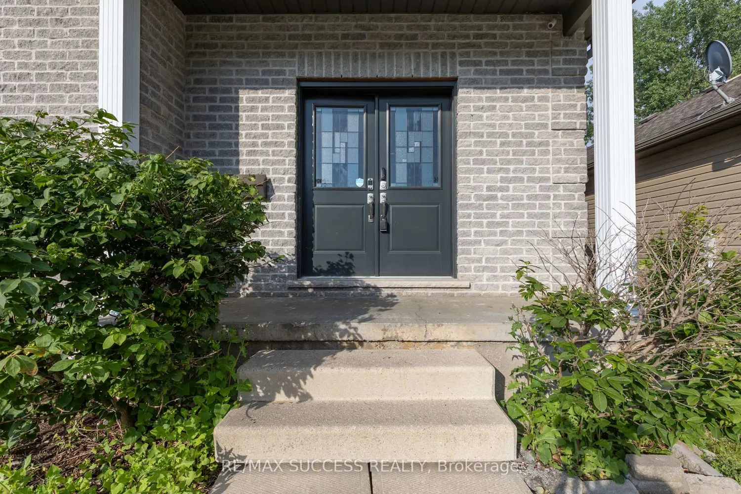 11 Henderson Court photo 2