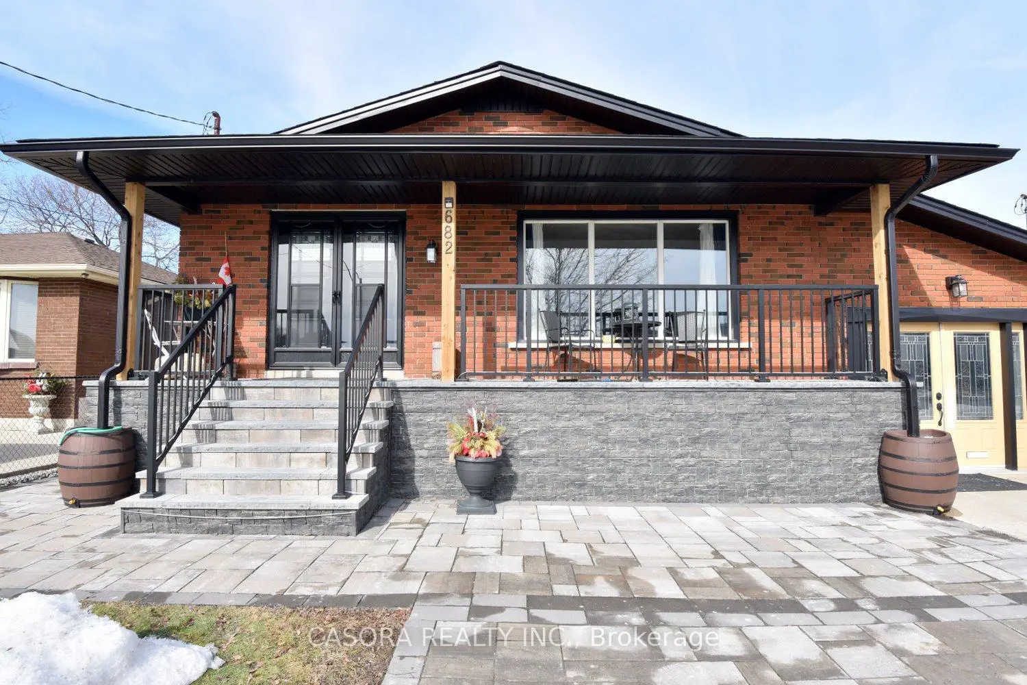 682 Mohawk Road photo 4