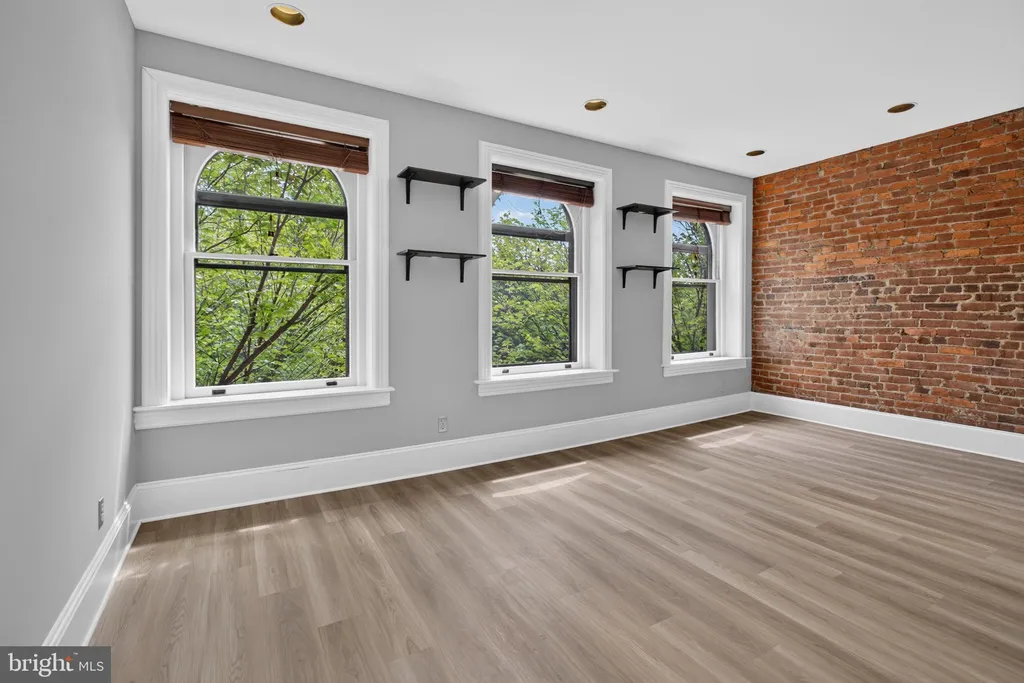 705 8th Street SE Unit 400, Washington, DC 20003 photo 4