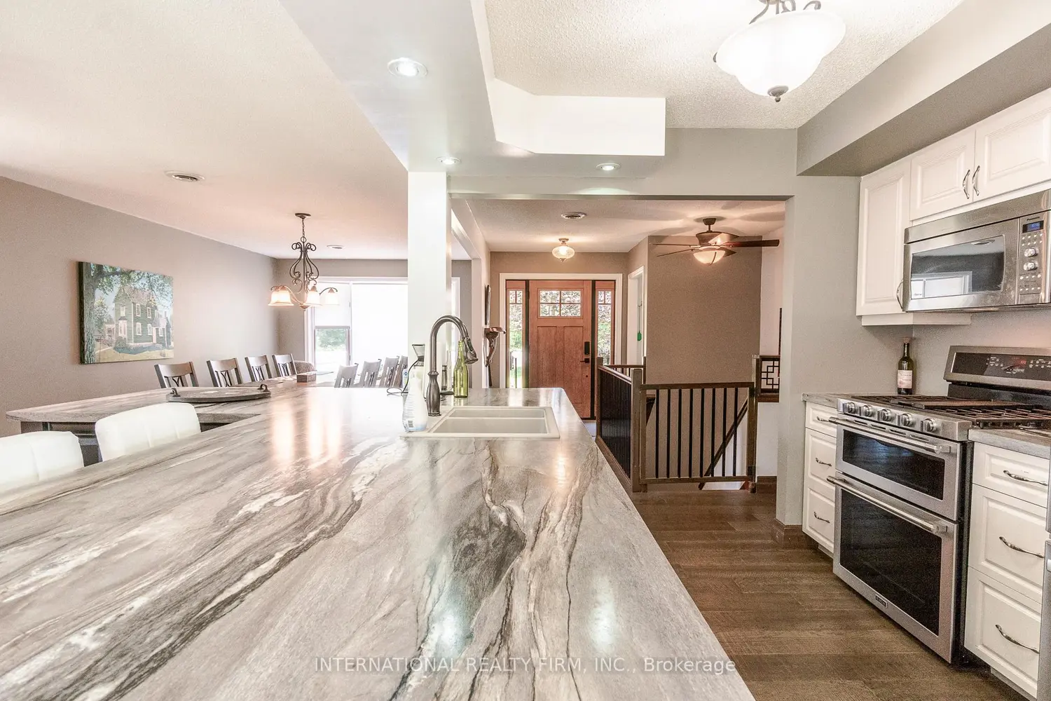 324 Bethune Drive photo 5