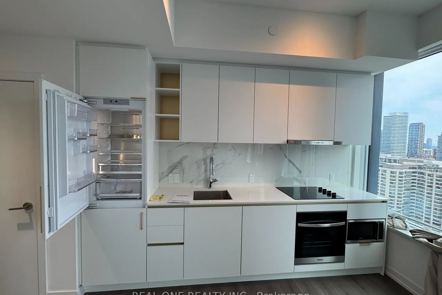 8 Wellesley Street 2615 photo 5