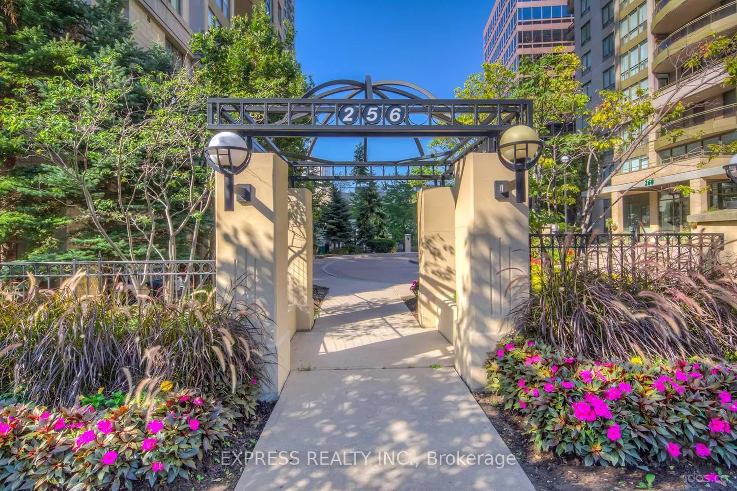 256 Doris Avenue 1107