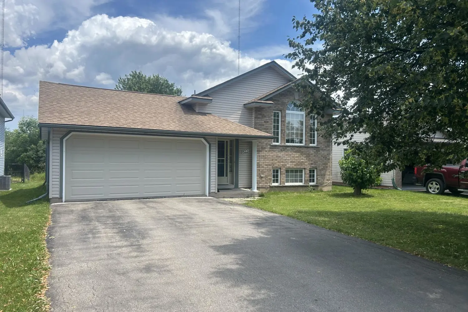 822 Woodside Court