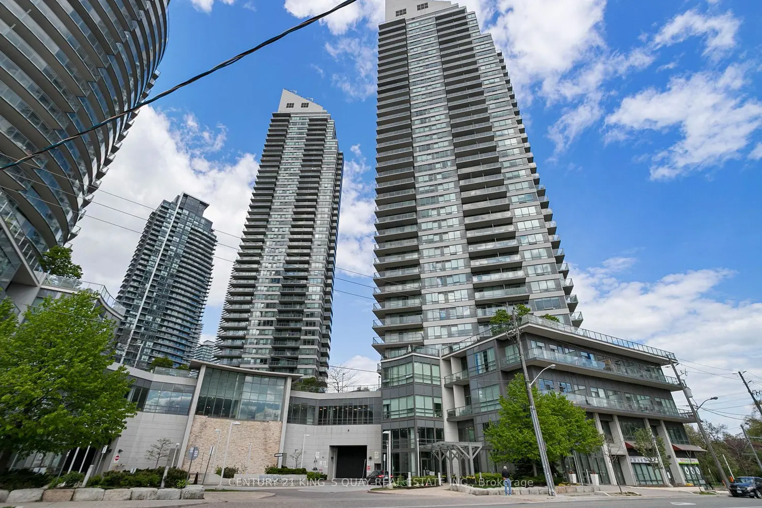 2240 Lake Shore Boulevard 2904