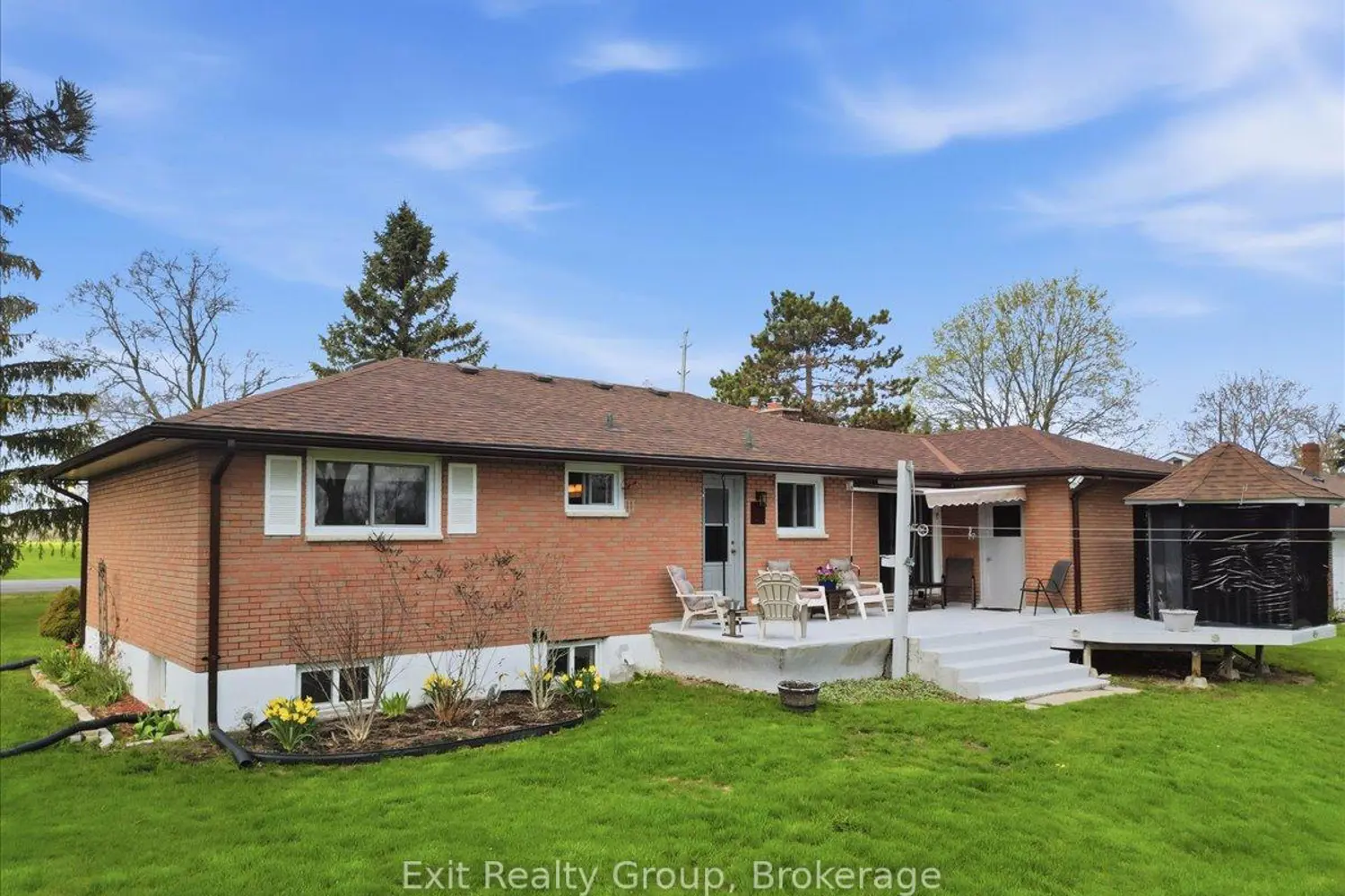 196 Elmwood Drive photo 2