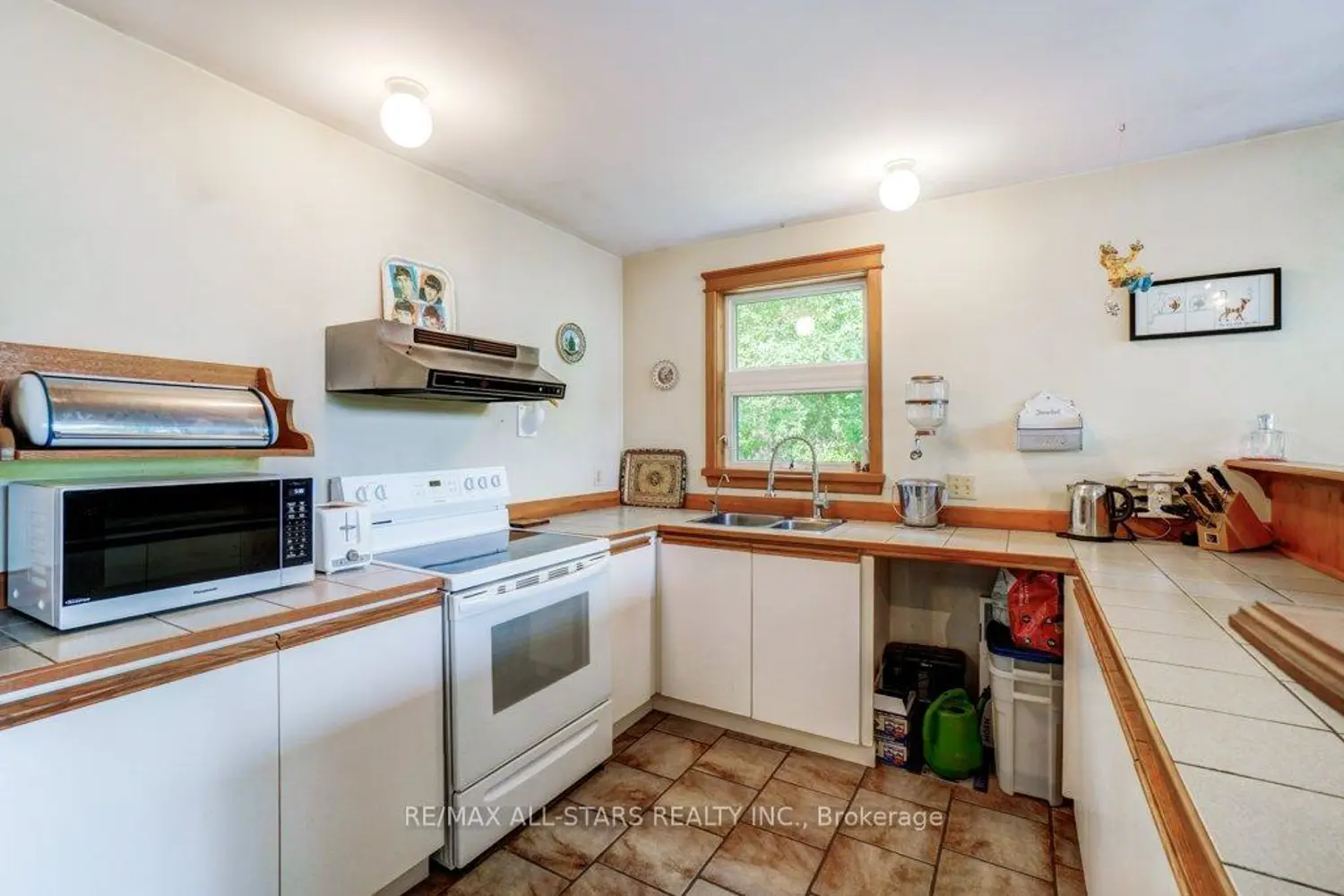 9388 Ravenshoe Road photo 4
