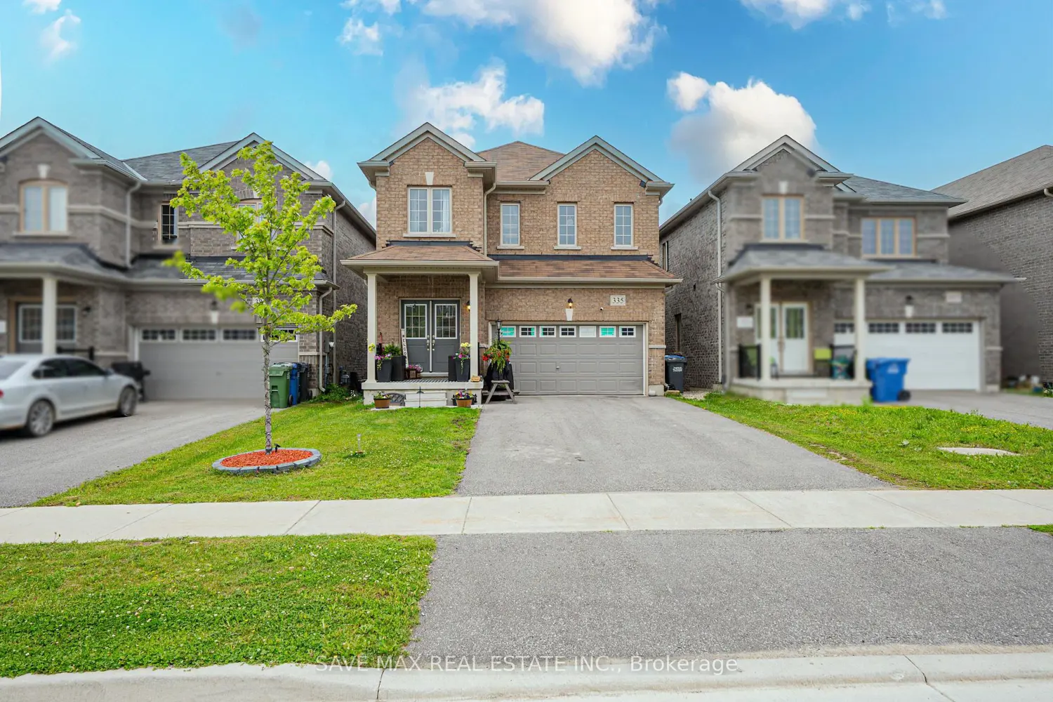 335 Ridley Crescent photo 4