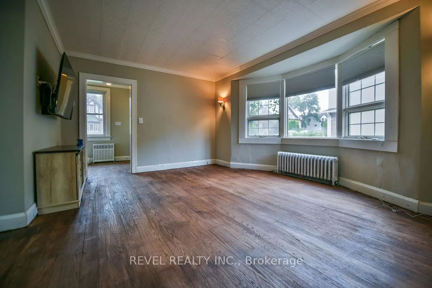 181 Hemlock Street photo 2