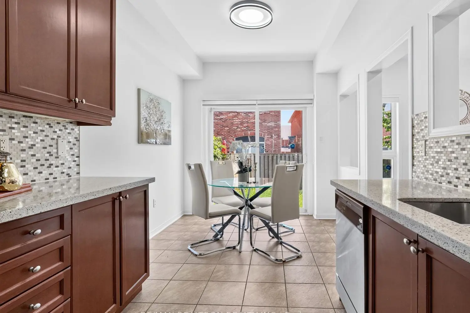 32 Whitlock Crescent photo 4