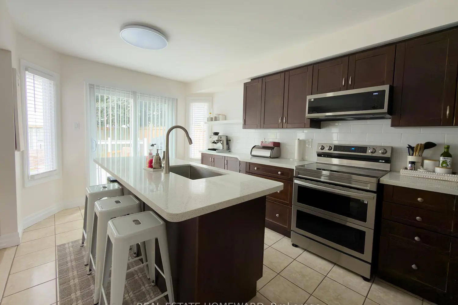 867 White Ash Drive photo 3