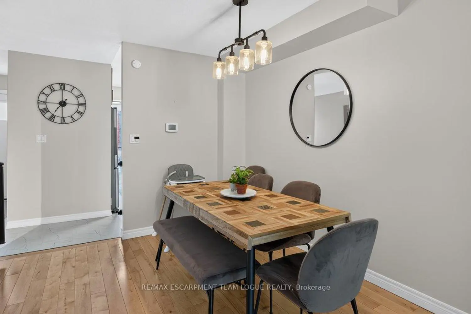 895 Maple Avenue 105 photo 5