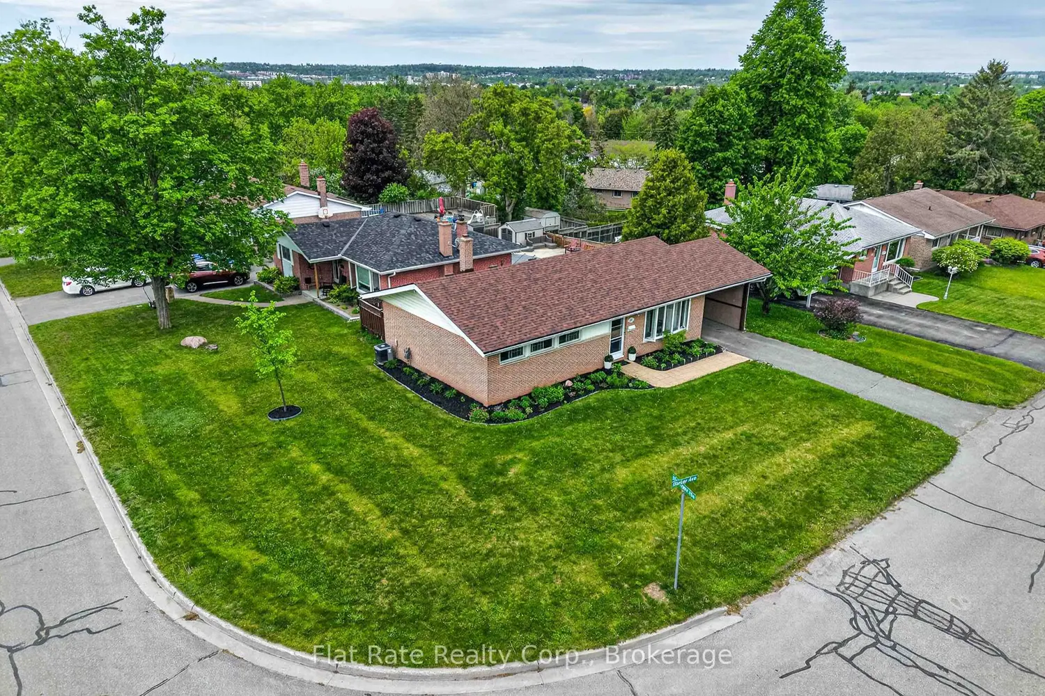 481 Barker Avenue photo 2