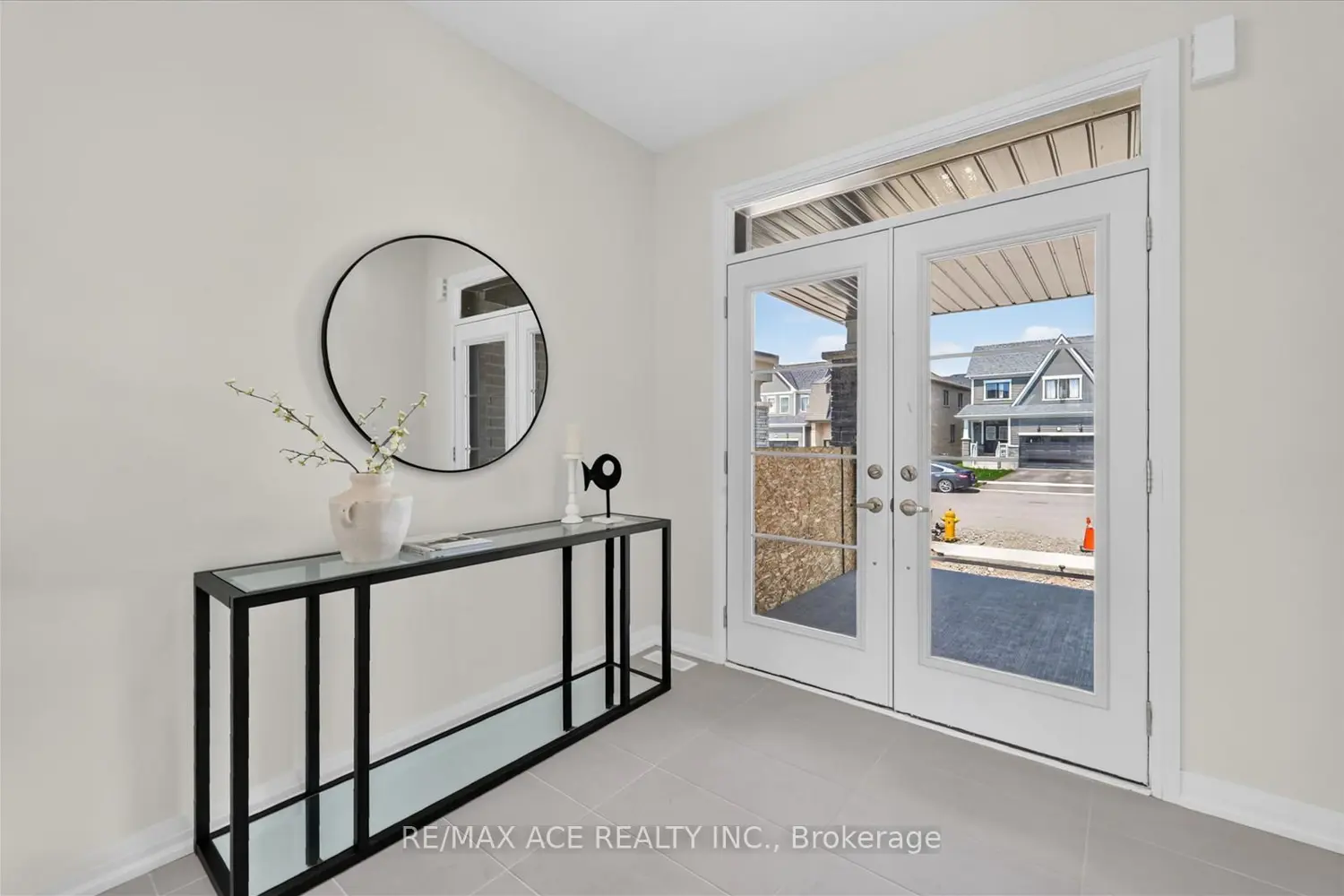 11 Stanley Avenue photo 4