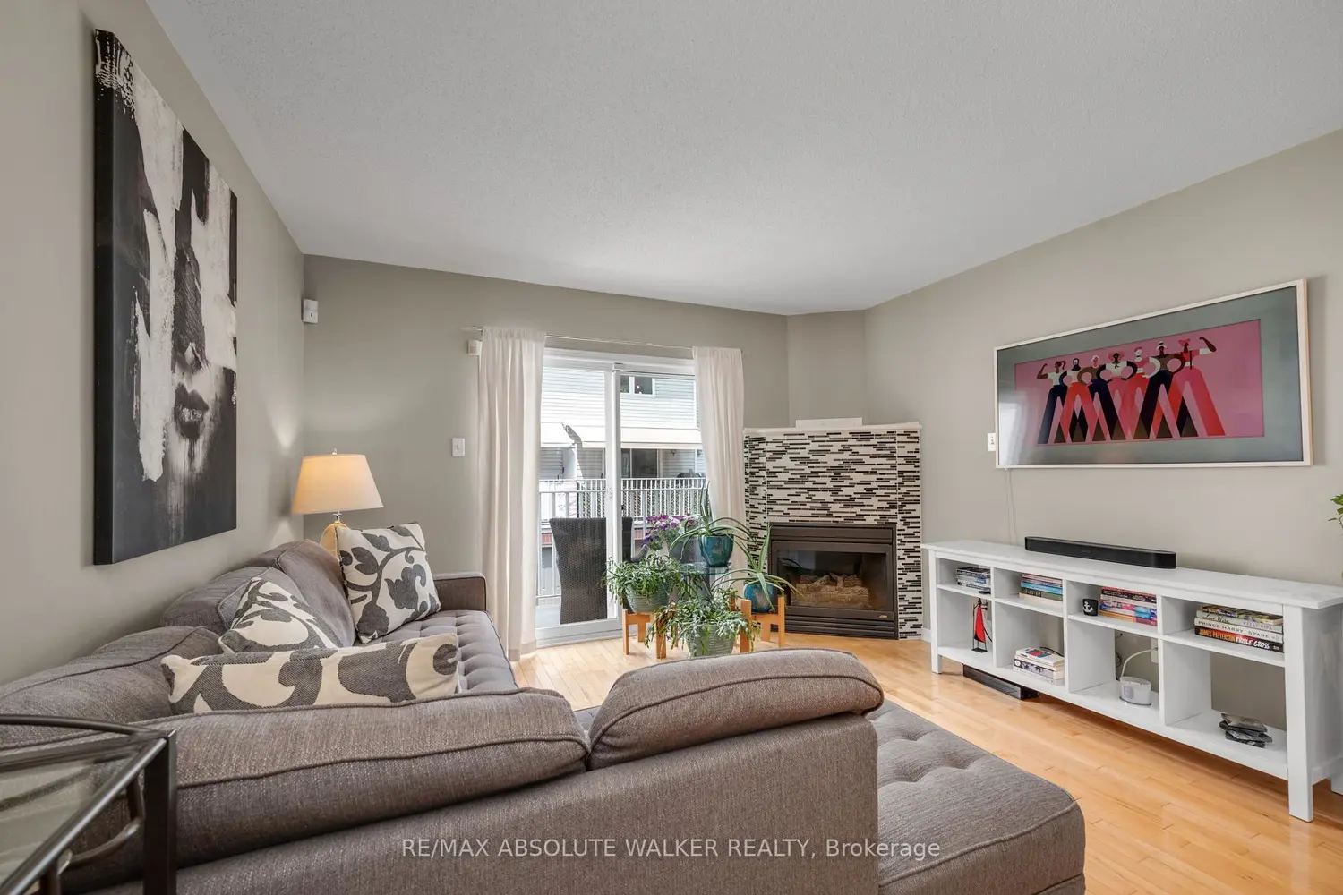 395 Bell Street 9 photo 3