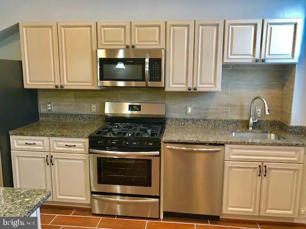635 Kenyon Street NW Unit A (UPPER Unit) Unit UNIT A (UP, Washington, DC 20010 photo 3