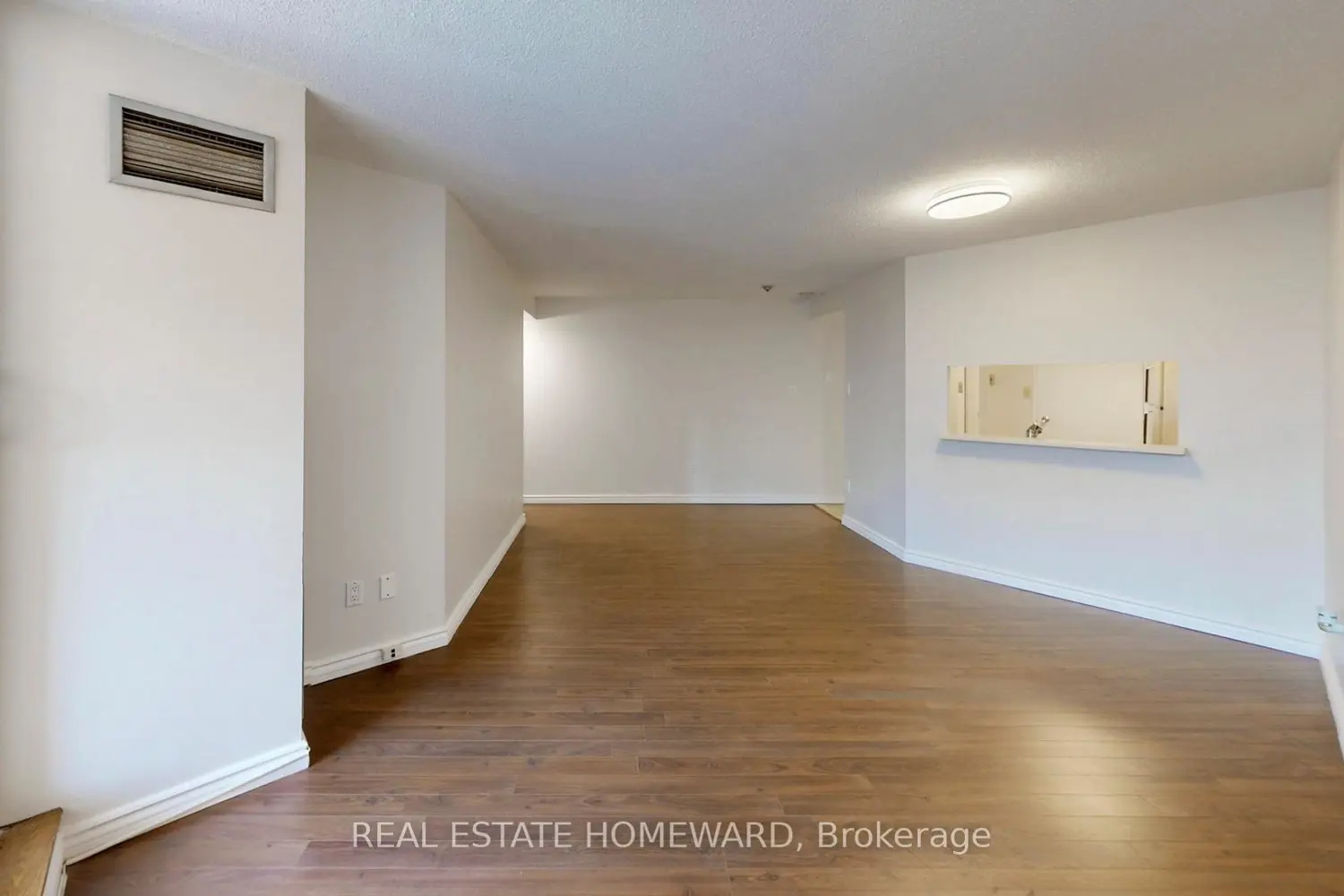 77 Maitland Place 409 photo 5