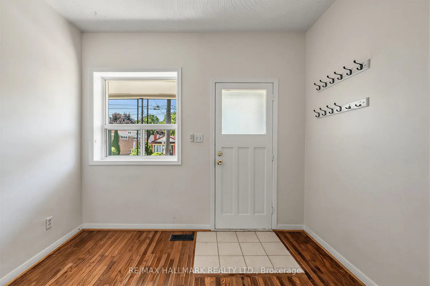 970 Cosburn Avenue photo 3