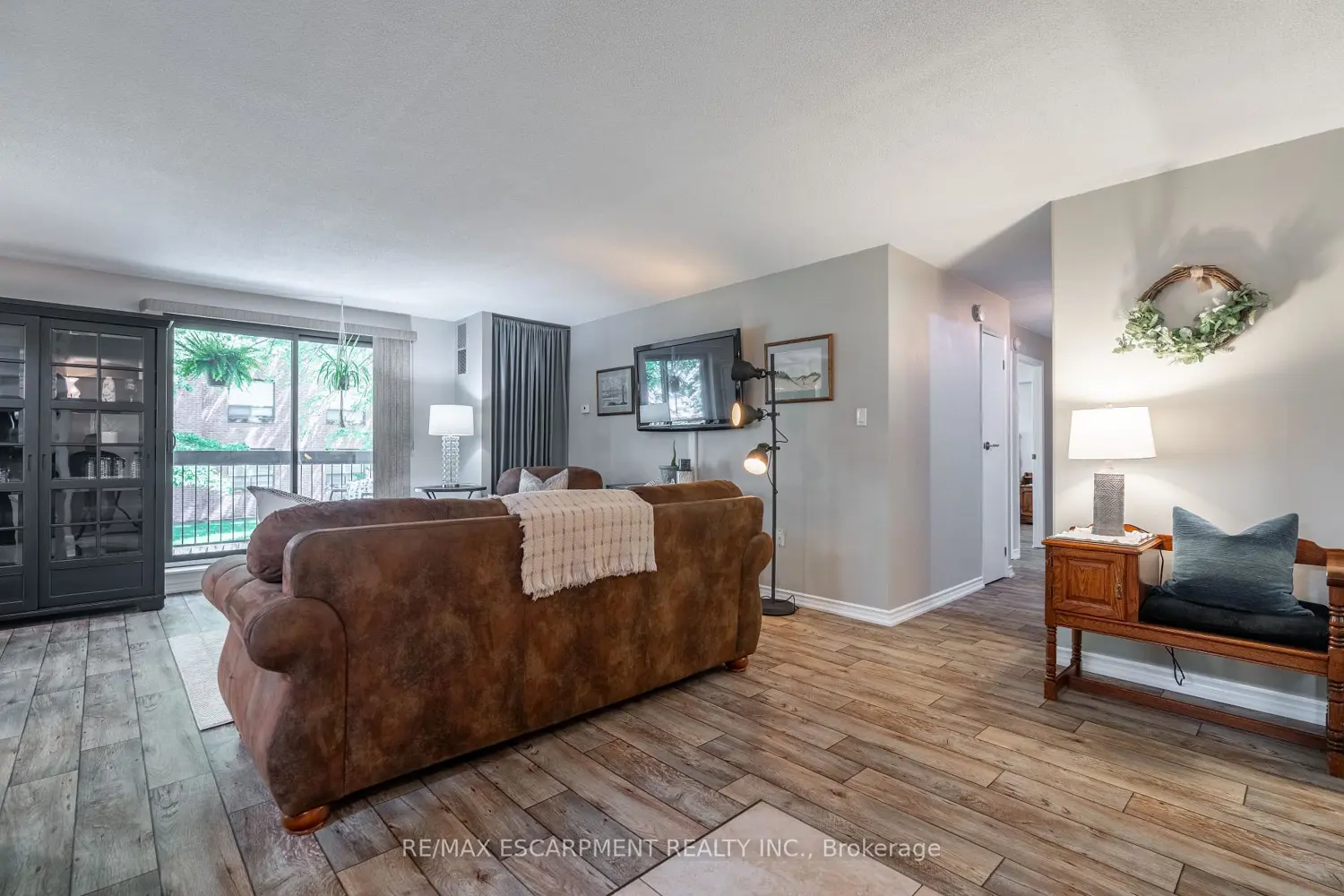 966 Queenston Road 204 photo 5