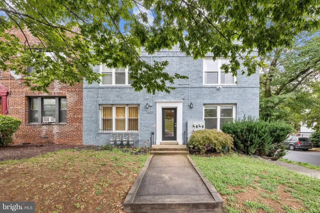 1627 Holbrook Street NE Unit 2, Washington, DC 20002