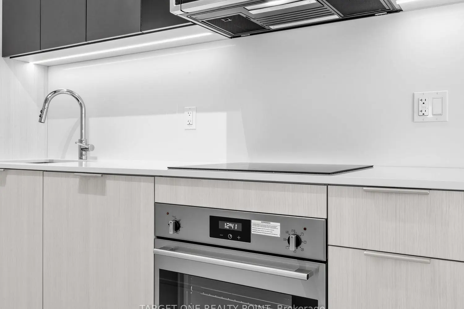 308 Jarvis Street 5 photo 4