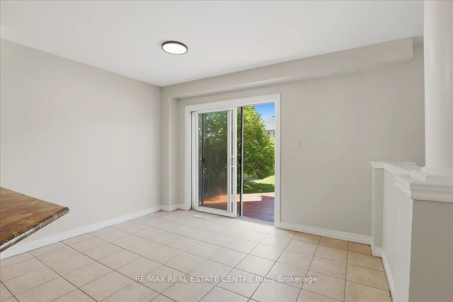 43 Decaro Crescent photo 3