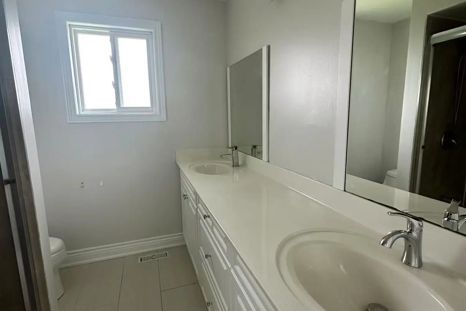10 Epping Court photo 3