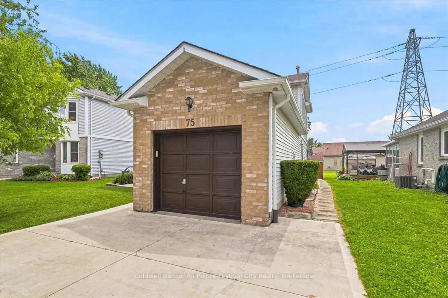 75 Edison Crescent photo 2