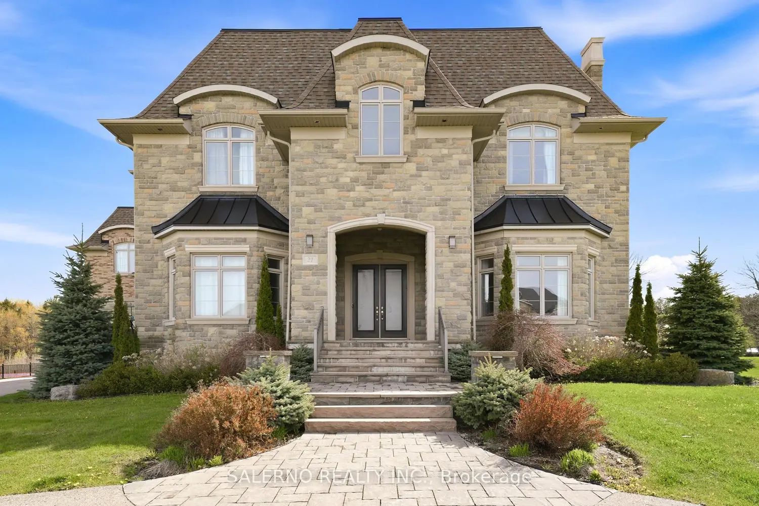 21 Stallions Court photo 4
