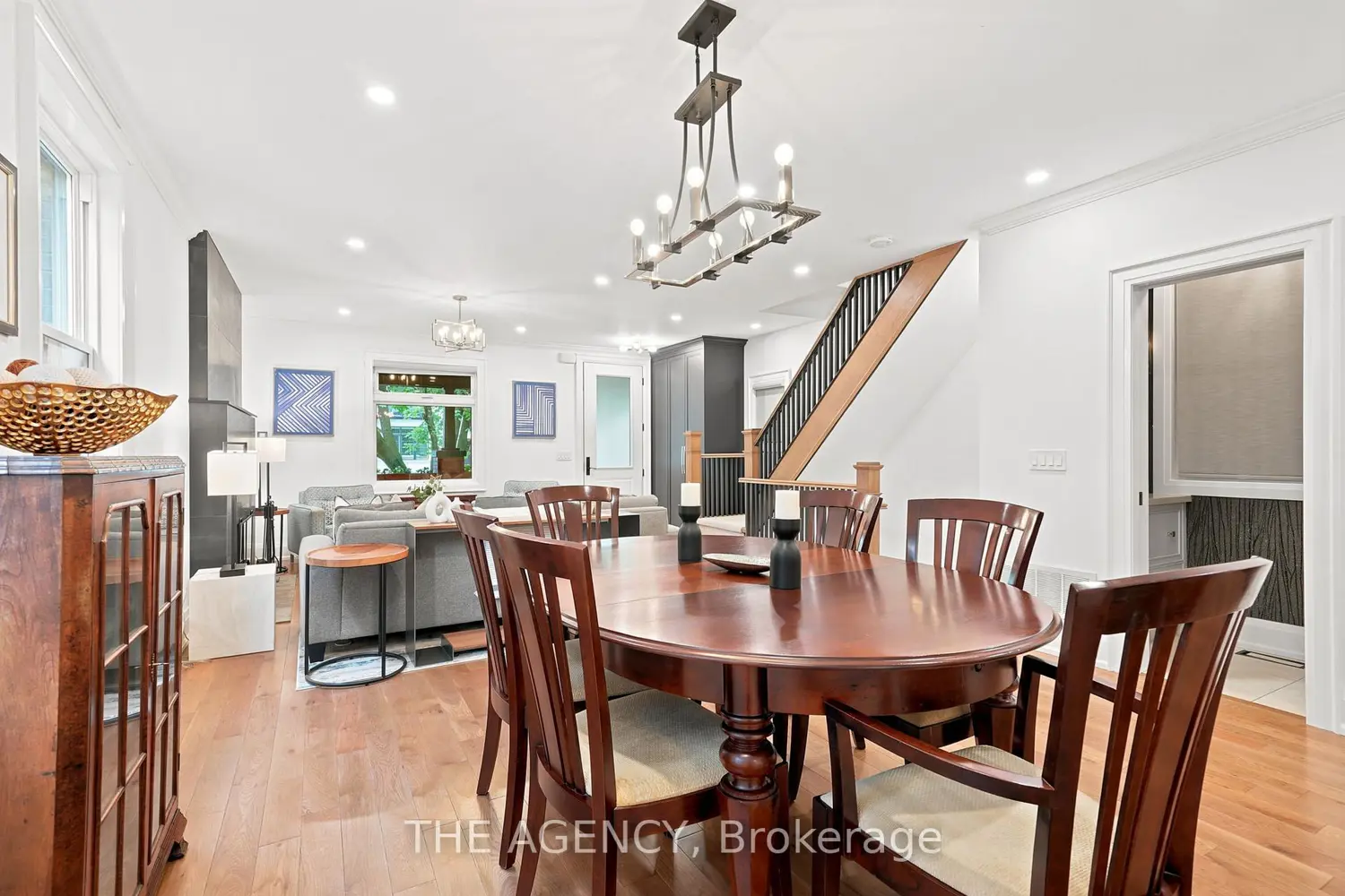 418 Soudan Avenue photo 4