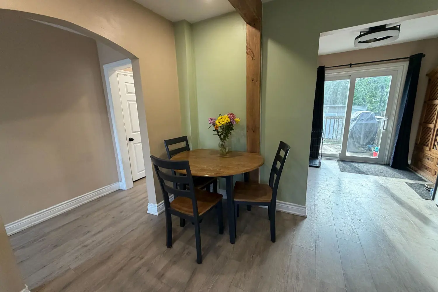 94 Howard Avenue photo 3