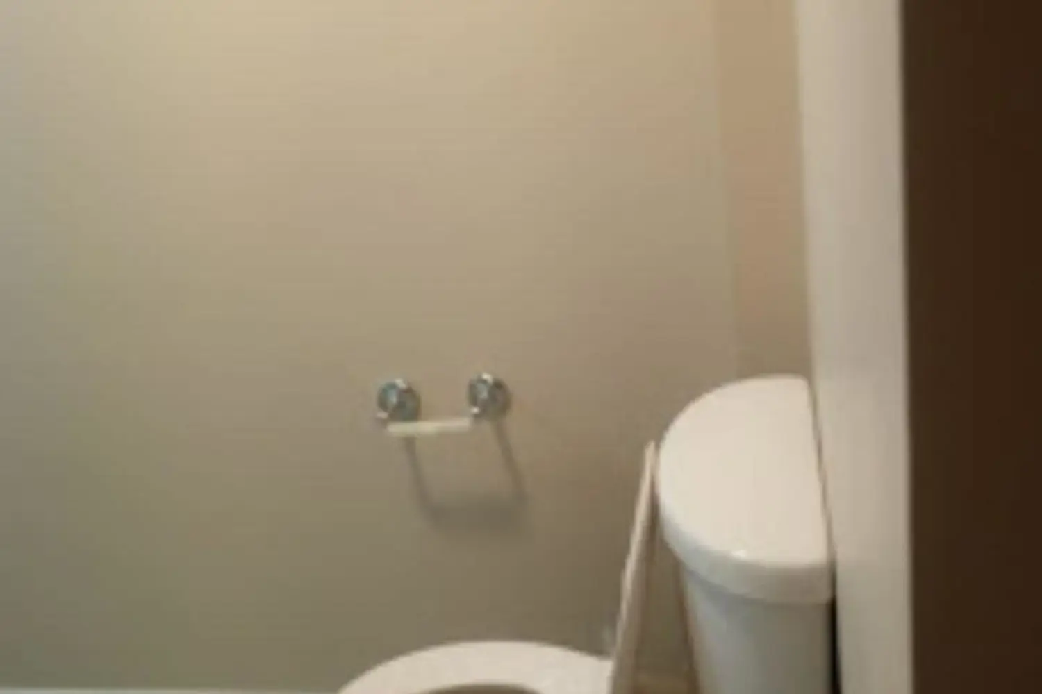 526 Grove Street photo 4