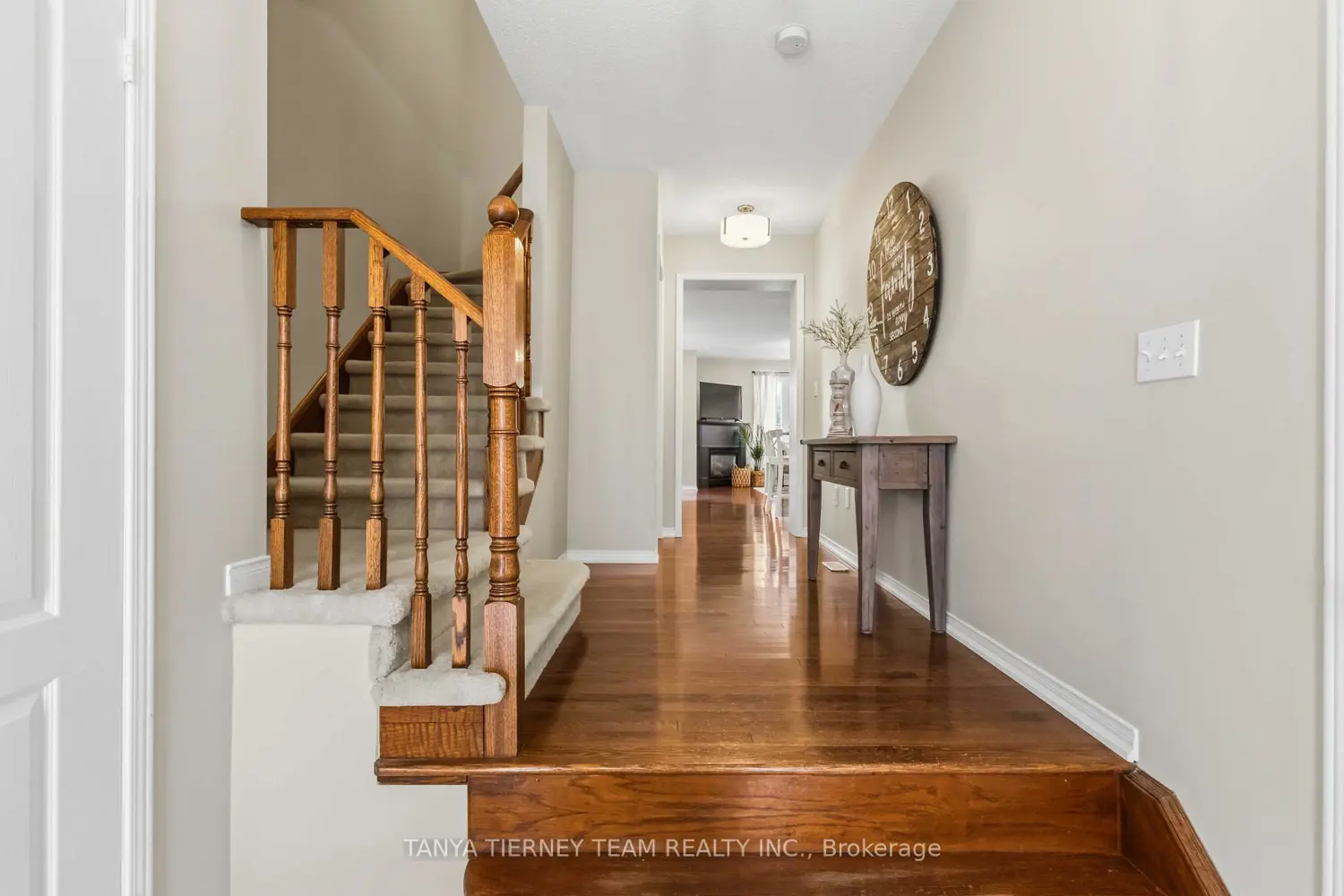 10 Ramona Way photo 2