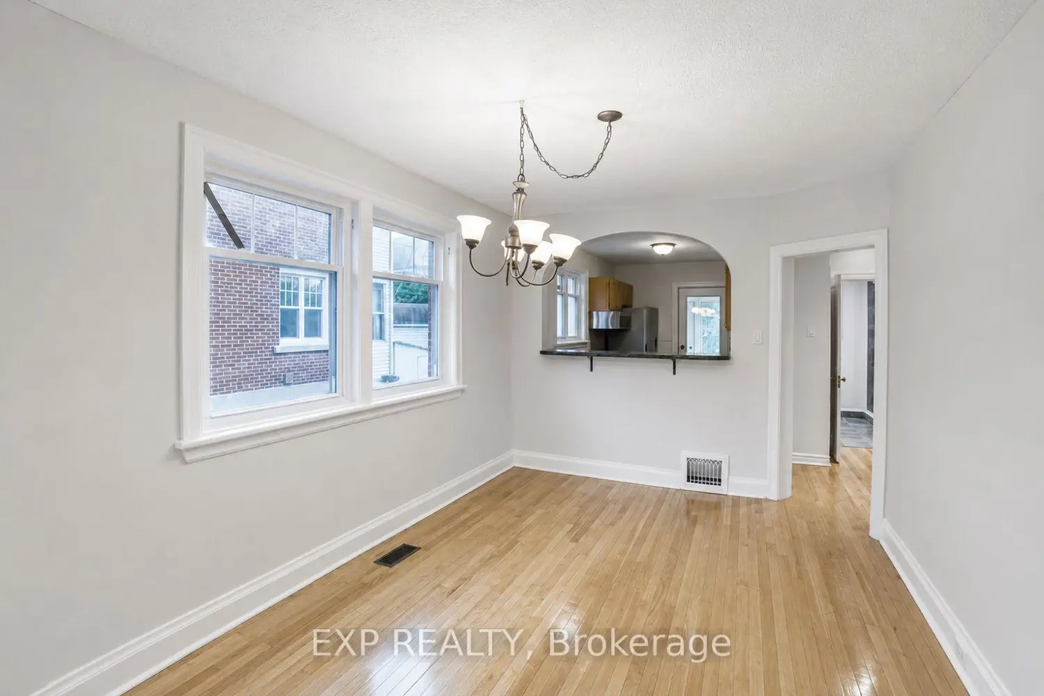 448-450 Holland Avenue photo 4