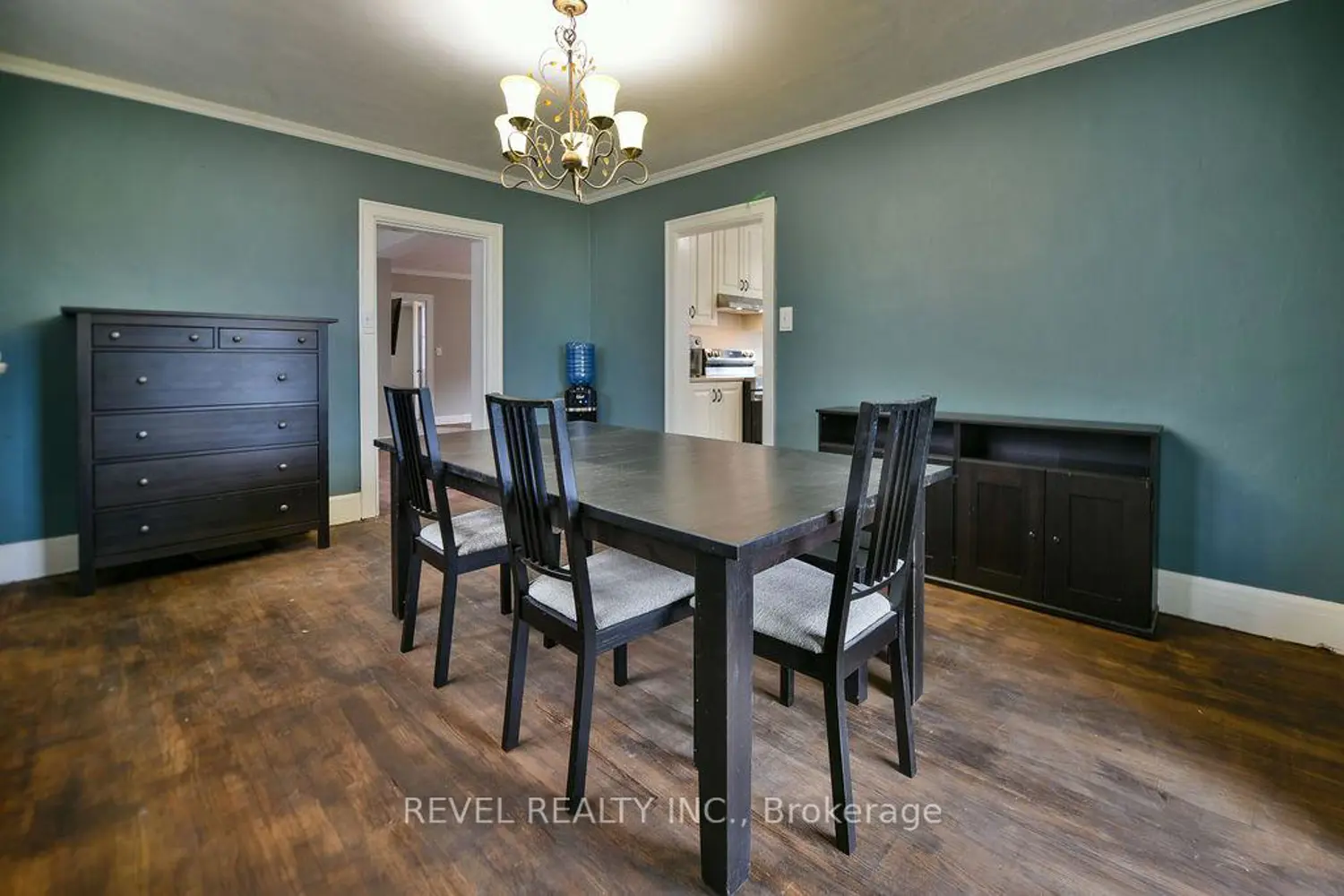 181 Hemlock Street photo 5