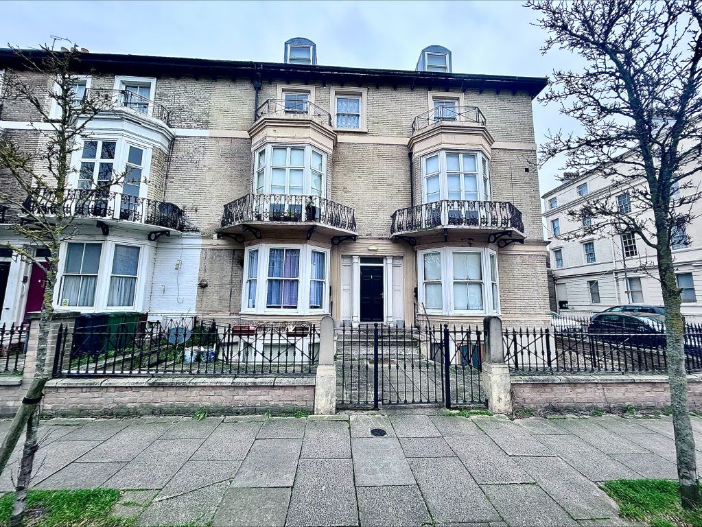 8 bed flat for saleCamperdown, Great Yarmouth NR30